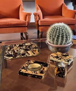 Smoking Set, Plateau En Laiton Et Bois, Cendrier, Briquet De Table Et Boîte à Cigares, Italie 1970 20 Smoking Set, Plateau En Laiton Et Bois, Cendrier, Briquet De Table Et Boîte à Cigares, Italie 1970 -Fournitures Pour Fumeurs 1383c2b8 b7d6 4618 bd0c 6be98f403023