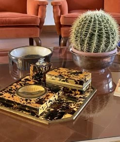 Smoking Set, Plateau En Laiton Et Bois, Cendrier, Briquet De Table Et Boîte à Cigares, Italie 1970 18 Smoking Set, Plateau En Laiton Et Bois, Cendrier, Briquet De Table Et Boîte à Cigares, Italie 1970 -Fournitures Pour Fumeurs 224bc10a 8e8c 4f38 90fd 29243779bccb