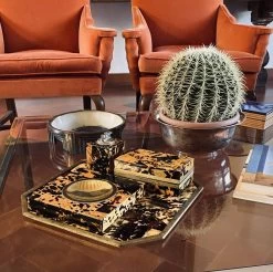 Smoking Set, Plateau En Laiton Et Bois, Cendrier, Briquet De Table Et Boîte à Cigares, Italie 1970 17 Smoking Set, Plateau En Laiton Et Bois, Cendrier, Briquet De Table Et Boîte à Cigares, Italie 1970 -Fournitures Pour Fumeurs 3acf0de5 f396 4137 a3cc e7e987dfd83a