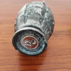 Briquet De Table Vintage En Métal Forme Grenade Marque Pgl Fabrication Japonaise -Fournitures Pour Fumeurs 45341957 3df0 4790 8f79 75ef539f98cf