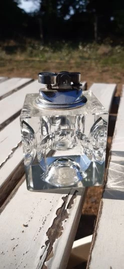 Briquet De Table En Cristal -Fournitures Pour Fumeurs 50f3b767 0b27 4f80 b05e f83e7bd90a4b
