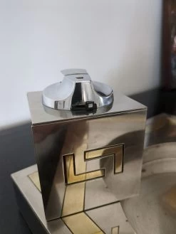 Nécessaires De Fumeur Cendrier Et Briquet De Table Design Moderniste -Fournitures Pour Fumeurs 566a0c22 dd7f 48eb b8af df5b9f4598e1