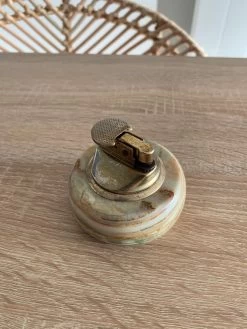 Briquet Vintage Pierre -Fournitures Pour Fumeurs 5f36b700 4330 48c7 b078 3aefd77246e5