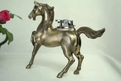 Briquet De Table Vintage Cheval En Métal Argenté -Fournitures Pour Fumeurs 6b4cf223 bfb2 46f7 8763 4c957729158c