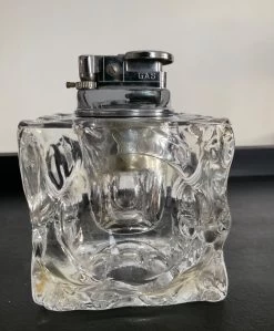 Briquet Vintage Des Années 70 En Verre Moulé -Fournitures Pour Fumeurs 84c5aaac 7a05 4cc3 858b efde9b24664f