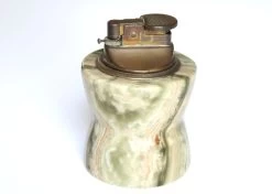 Briquet De Table En Onyx Années 70 -Fournitures Pour Fumeurs a346b558 abae 48fb b66e 87190fe34af3