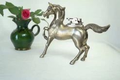 Briquet De Table Vintage Cheval En Métal Argenté -Fournitures Pour Fumeurs b7145bf5 4326 4d49 8c3c 015f9b988dc9
