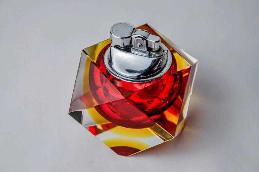 Briquet Sommerso Rouge Et Jaune Par Seguso, Verre Facetté, Murano, Italie, 1970 8 Briquet Sommerso Rouge Et Jaune Par Seguso, Verre Facetté, Murano, Italie, 1970 – Image 6