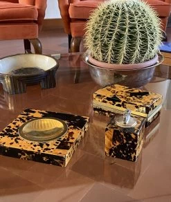 Smoking Set, Plateau En Laiton Et Bois, Cendrier, Briquet De Table Et Boîte à Cigares, Italie 1970 19 Smoking Set, Plateau En Laiton Et Bois, Cendrier, Briquet De Table Et Boîte à Cigares, Italie 1970 -Fournitures Pour Fumeurs d9e4a6de 7e03 435a 8190 63624906e66f