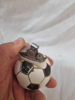 Briquet De Table Ballon De Foot -Fournitures Pour Fumeurs f9f1af43 77af 4533 80d7 73a474bda522