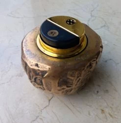 Briquet Brutaliste En Bronze De Table -Fournitures Pour Fumeurs fb060c10 f716 4015 a67e d45d9657d194