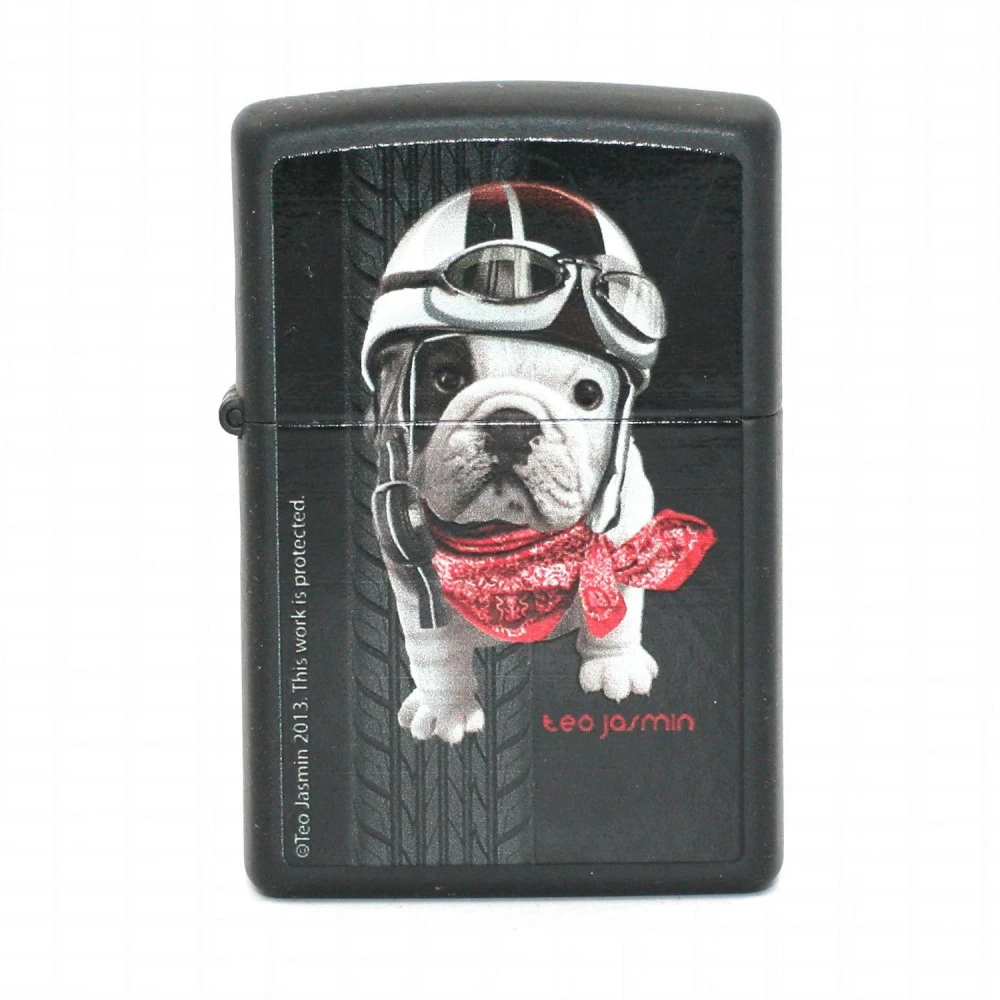 Zippo Teo Jasmin 3 - Chien Sur Fond Noir 3 Zippo Teo Jasmin 3 - Chien Sur Fond Noir